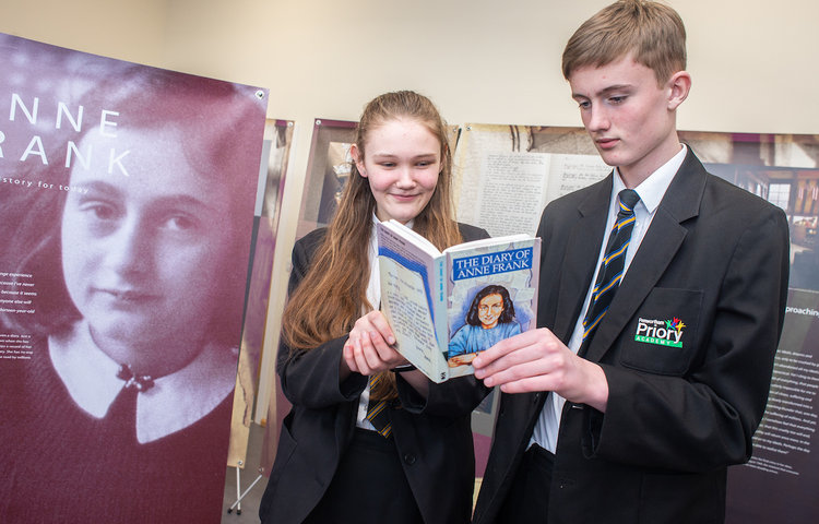 Image of Year 9 pupils put history into life