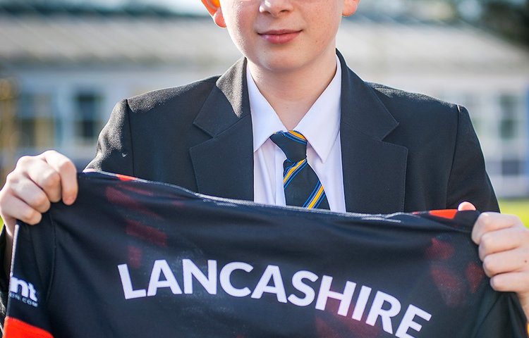 Image of David 'breaks' for Lancashire at pool